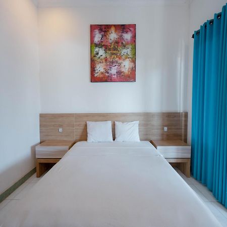 Gili White Bamboo Resort Гілі-Траванган Екстер'єр фото