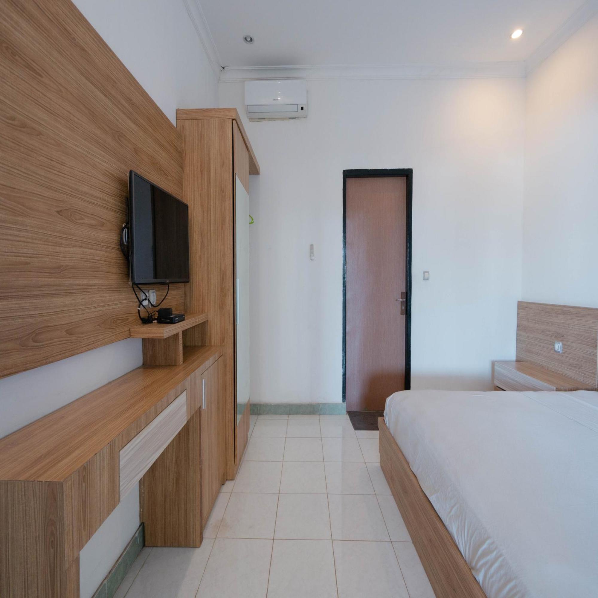 Gili White Bamboo Resort Гілі-Траванган Екстер'єр фото