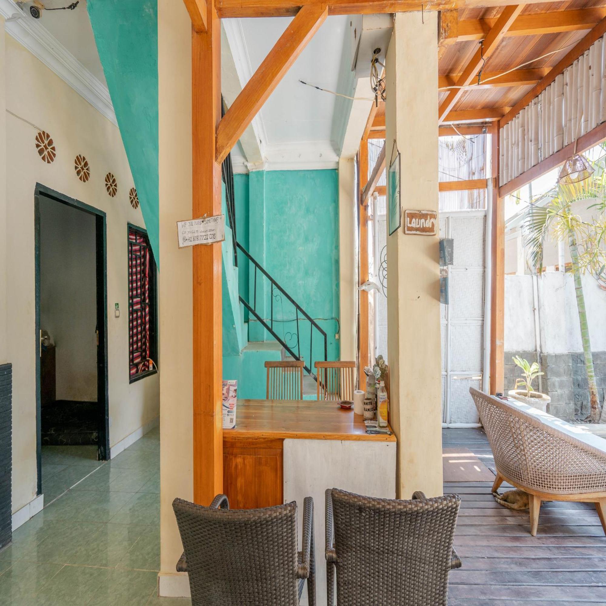 Gili White Bamboo Resort Гілі-Траванган Екстер'єр фото