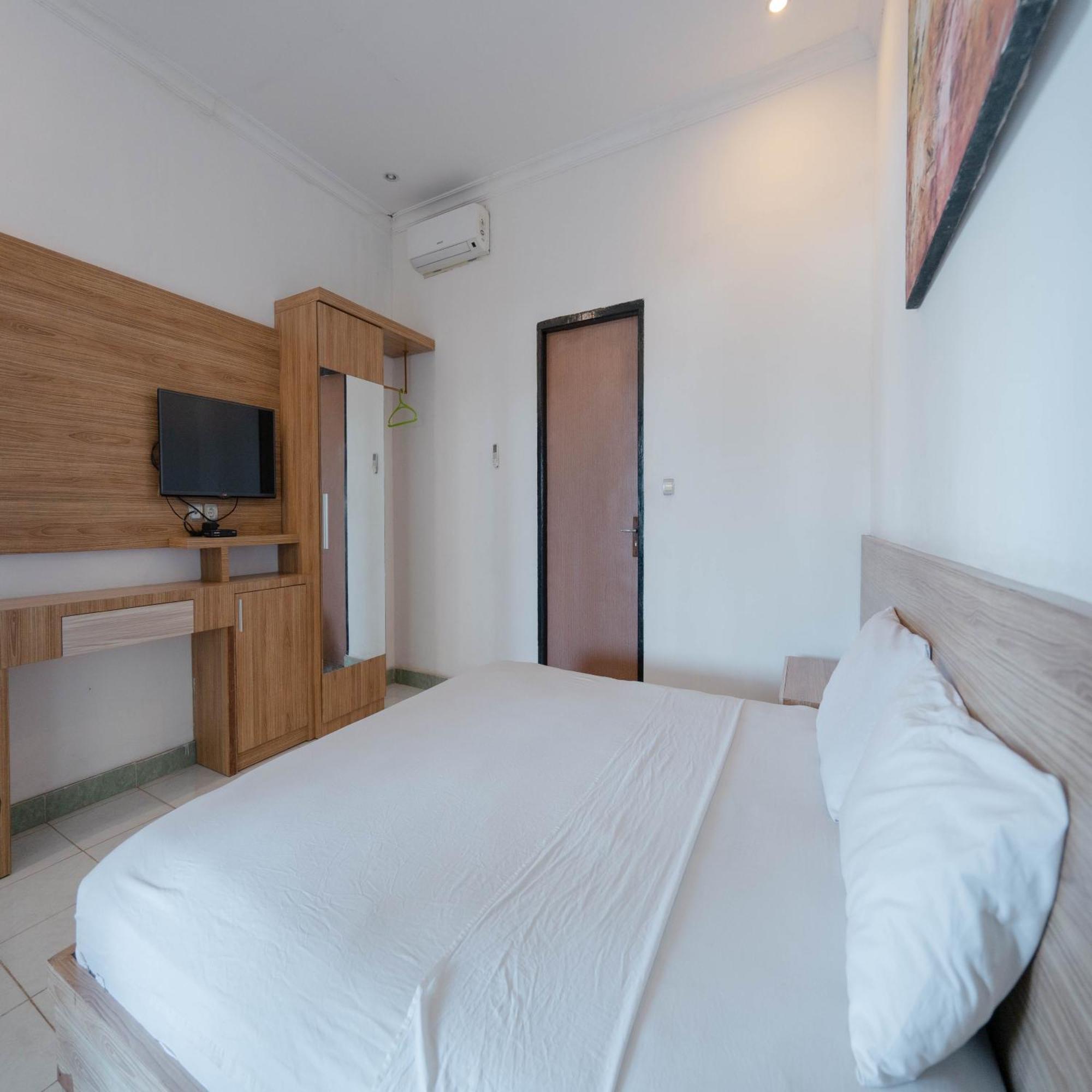 Gili White Bamboo Resort Гілі-Траванган Екстер'єр фото