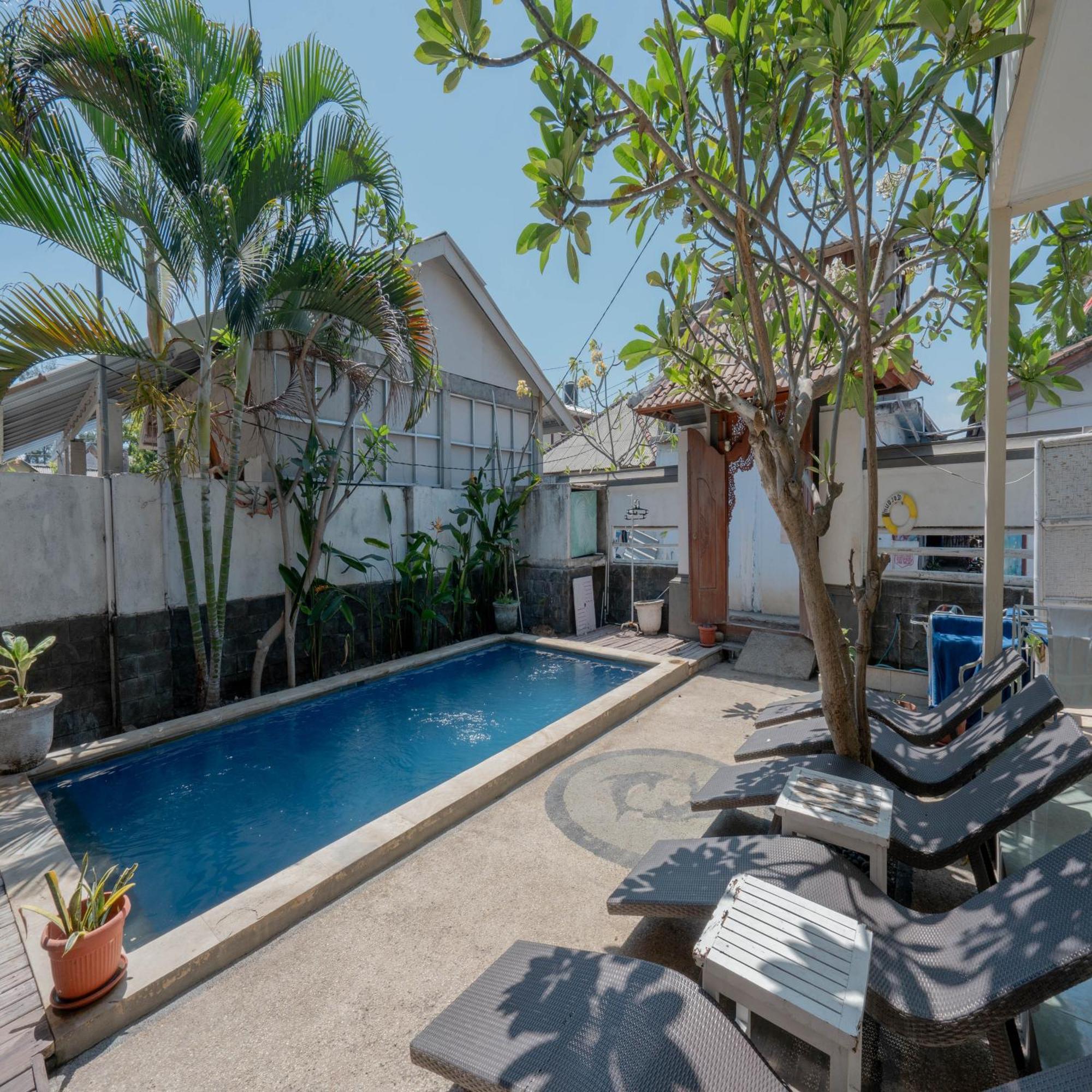 Gili White Bamboo Resort Гілі-Траванган Екстер'єр фото